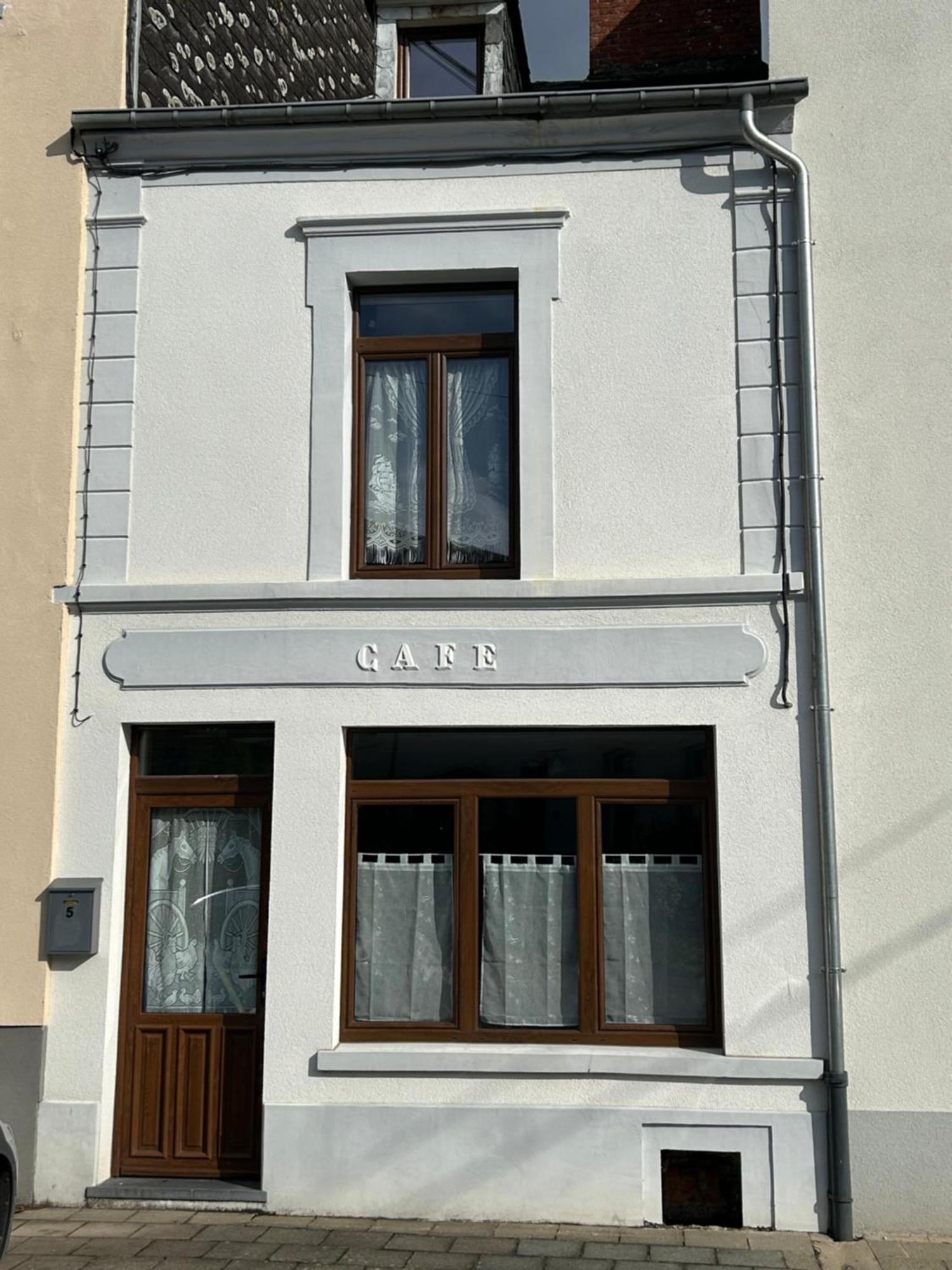 Вилла Cafe Du Pecheurs Бульон Экстерьер фото